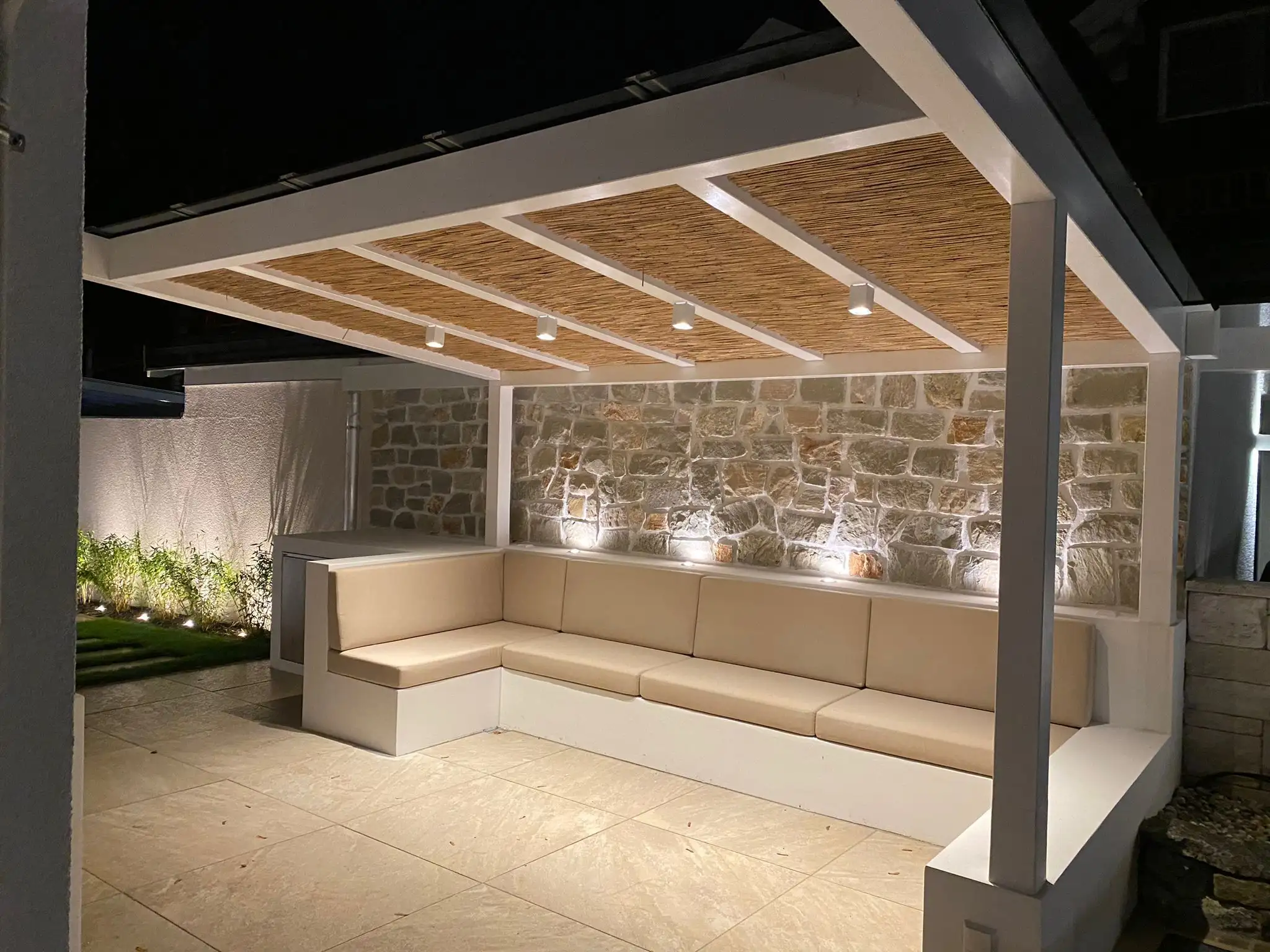 Pergola mit Lounge, Berg
